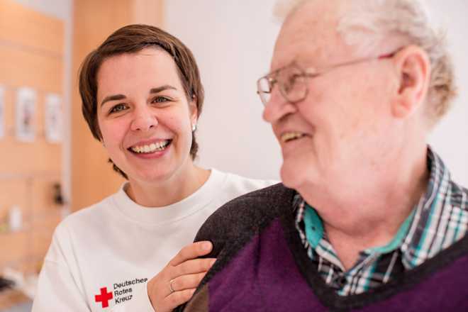DRK-Herten Rotkreuz Symbolfotos, Senioren, Ambulante Pflege, Hausnotruf, Rotkreuz-App MeinDRK, Inklusion und jung und alt